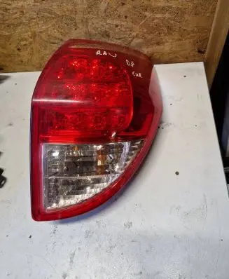 Toyota RAV 4 (XA30) Rear/tail lights