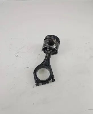 Land Rover Range Rover Sport L494 Piston with connecting rod 204DTA