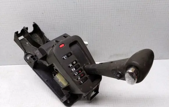 Toyota Avensis T220 Gear shifter/selector