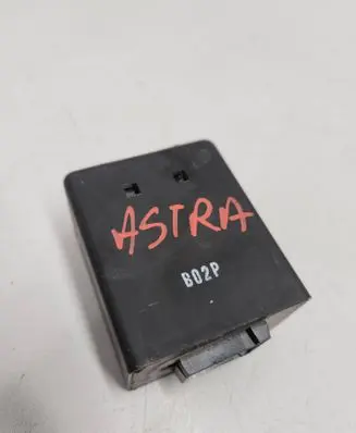 Opel Astra H Tow bar relay E1021684 09121684 85451218