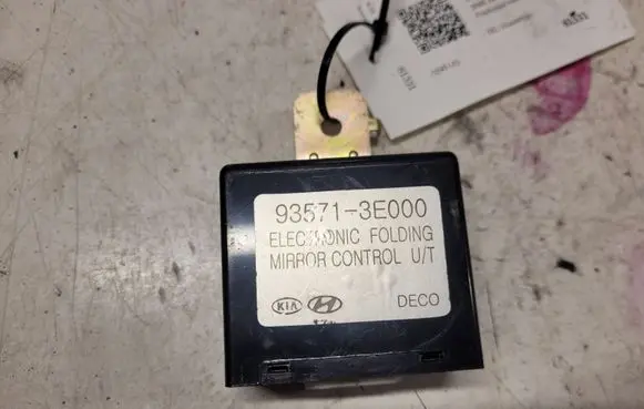 KIA Sorento Wing mirror control module 935713E000