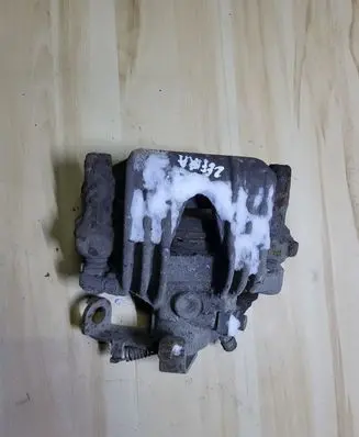 Opel Zafira A Rear brake caliper