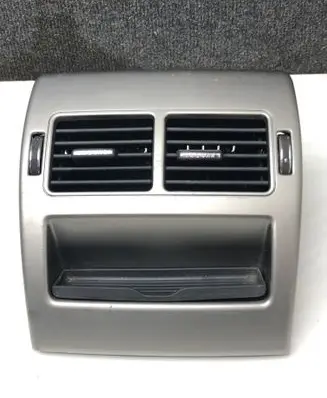 Jaguar XF Rear air vent grill 8X235467446A