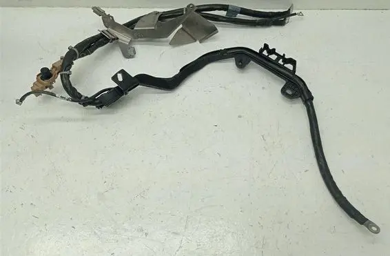Mercedes-Benz E W213 Positive cable (battery)