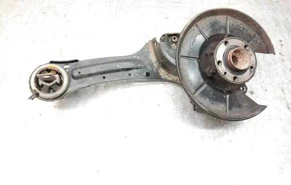 Rear wheel hub spindle/knuckle