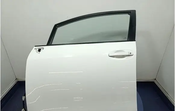 Toyota Verso-S Front door