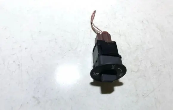 Passenger airbag on/off switch