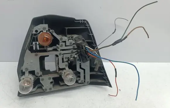 BMW 3 E46 Tail light bulb cover holder 8364925 230045L