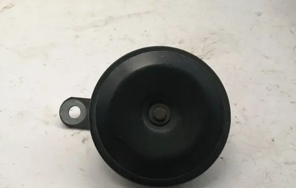 Toyota Avensis T250 Horn signal 8651005020