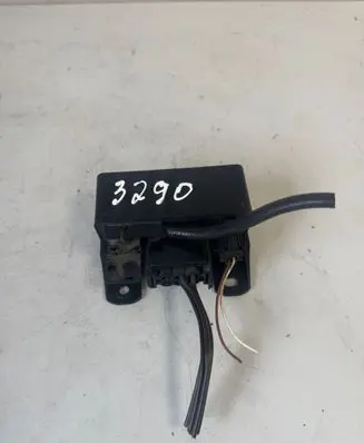 Mercedes-Benz C W203 Glow plug pre-heat relay