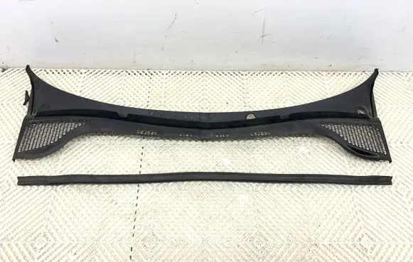 Skoda Fabia Mk3 (NJ) Wiper trim 6V1819416