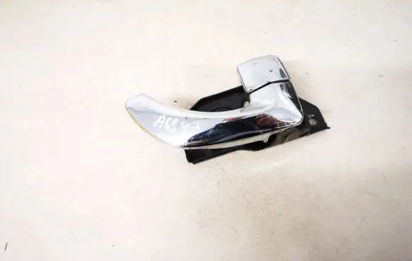 Hyundai Terracan Rear door interior handle