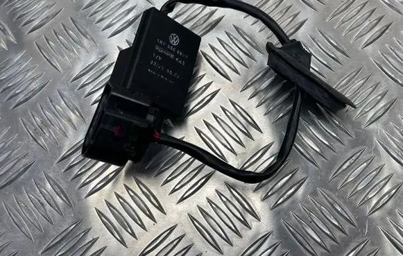 Audi A3 S3 8P Fuel pump relay 1K0906093A