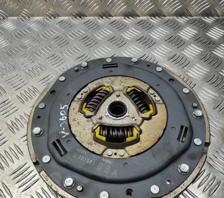 Toyota Yaris Clutch pressure plate 3127052010