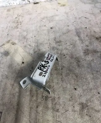 Volvo XC40 Fender mounting bracket 31469374