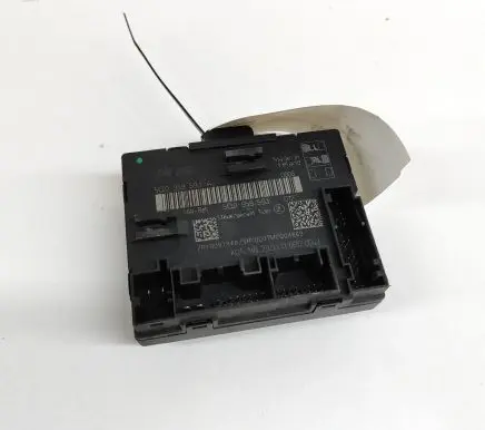 Volkswagen Golf VII Door control unit/module 5Q0959593A 5Q0959593