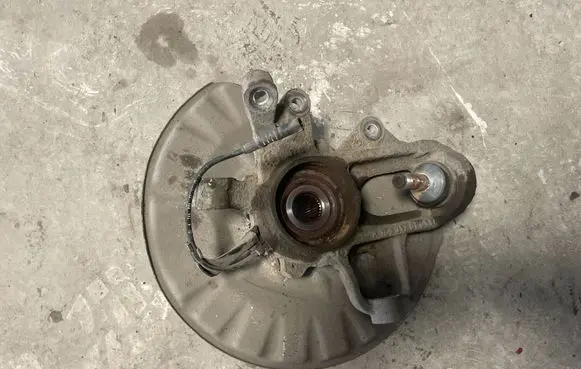 Mercedes-Benz GL X166 Rear wheel hub A1663570105