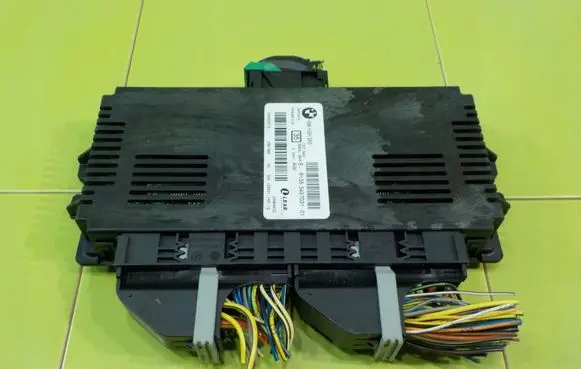 Mini Cooper Countryman R60 Central body control module 3457031 17AB206