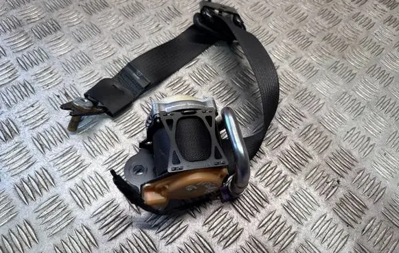 Opel Insignia B Rear seatbelt 39133021