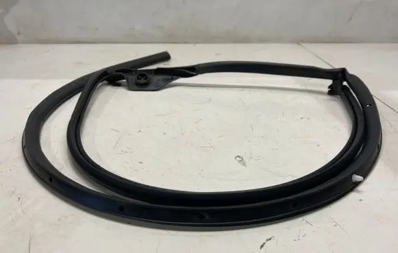 Peugeot 3008 II Rubber seal rear door 9811258680 9813709580