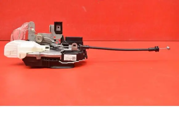 Volvo V40 Rear door lock 31391830