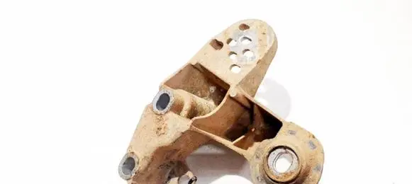 Engine mounting bracket