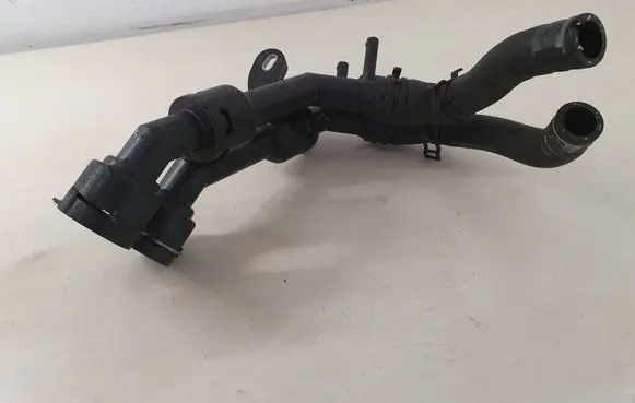 Audi Q5 SQ5 Engine coolant pipe/hose 04L122157AC