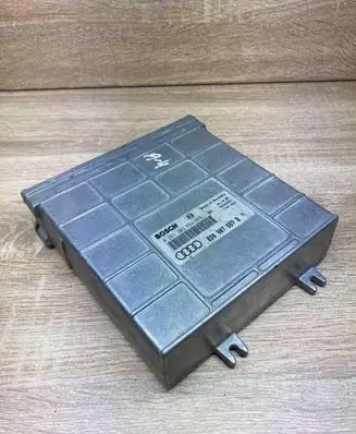 Audi A4 S4 B5 8D Engine control unit/module ECU 8D0907557B 261203554