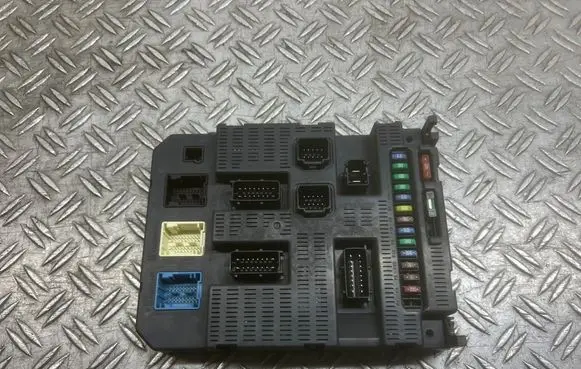 Peugeot 308 Fuse module