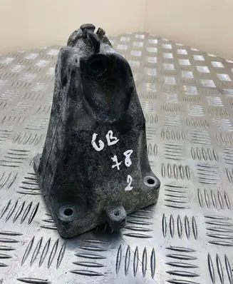 Mercedes-Benz S W221 Engine mounting bracket A6422230504