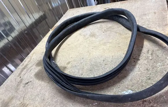 Dacia Duster II Rear door rubber seal (on body) 