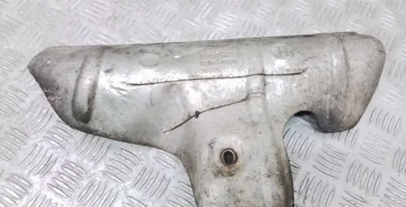 Volvo XC60 Heat shield in engine bay 30757440
