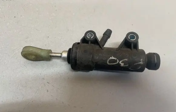 Clutch slave cylinder
