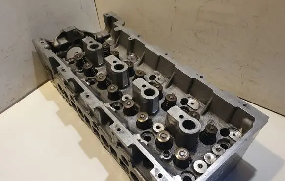 Mercedes-Benz Sprinter W906 Engine head A6460101020
