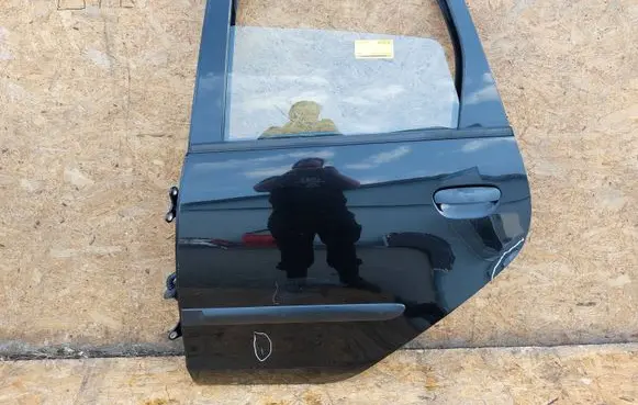 Mitsubishi Colt Rear door
