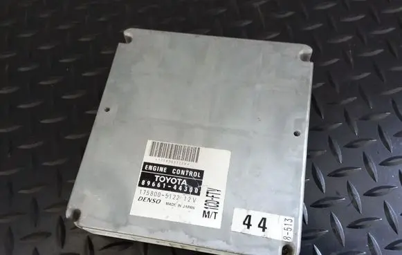 Toyota Avensis Verso Engine control unit/module 8966144300 1758005122
