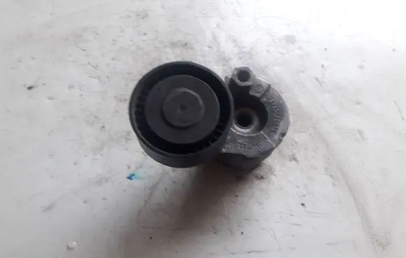 Nissan NV200 Generator/alternator belt tensioner 83R