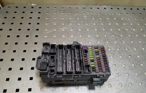Honda CR-V Fuse module 38200SWA 52575LM