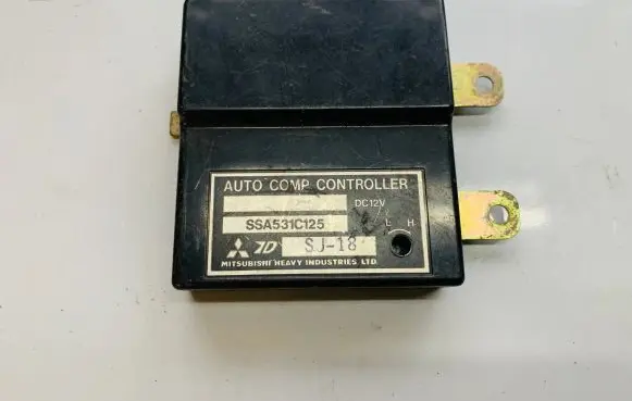 Mitsubishi 3000 GT Air conditioner control unit module SSA531C125
