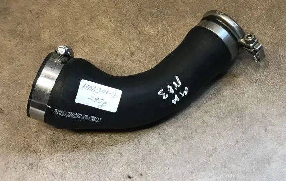BMW 7 F01 F02 F03 F04 Intercooler hose/pipe 7575408