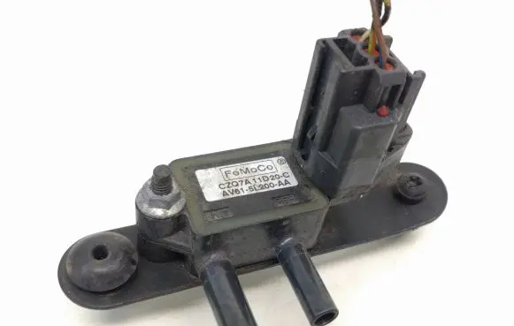 Ford Focus Exhaust gas pressure sensor AV615L200AA CZQ7A11D20C