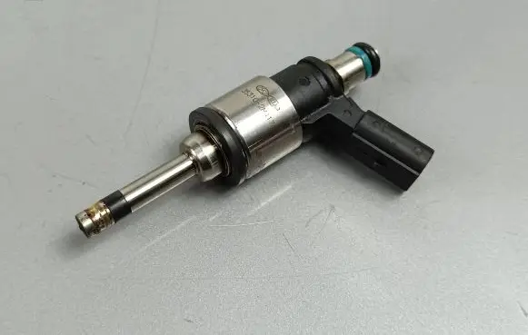KIA Sportage Fuel injector 353102M417