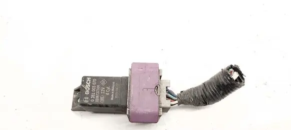 Nissan Qashqai Glow plug pre-heat relay 0281003070