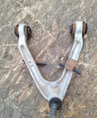 Hummer H3 Front upper control arm/wishbone 