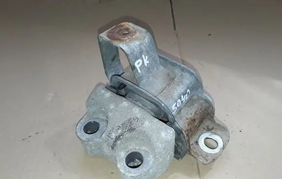 Citroen Nemo Engine mount bracket 071A236