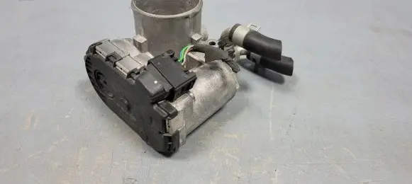 Hyundai i30 Throttle body valve 
