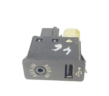 BMW 5 F10 F11 USB socket connector 9237654
