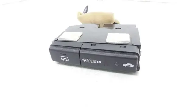 Toyota Avensis T250 Windscreen/window heater switch 8479005130