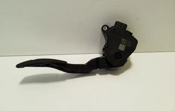 Nissan Qashqai J12 Accelerator throttle pedal 180026UA1B