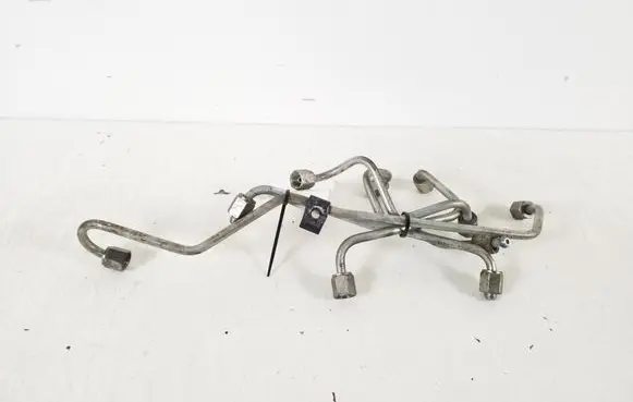 Toyota Avensis T270 Fuel injector supply line/pipe 